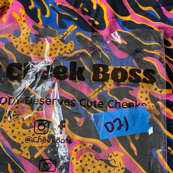 NWT Cheek Boss No Show Bra XL D21 - Picture 2 of 2